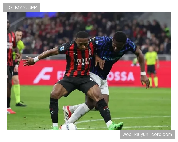 AC米兰边路主导进攻，中路层次是否制约战术多样性？