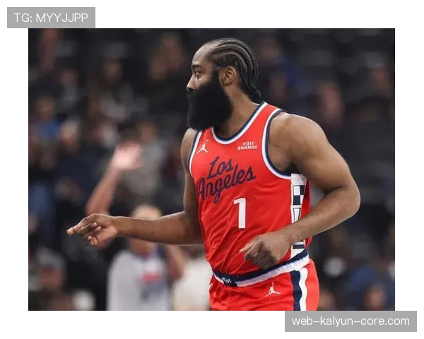 哈登突破创造多次犯规，效率显著优于季后赛关键时刻表现